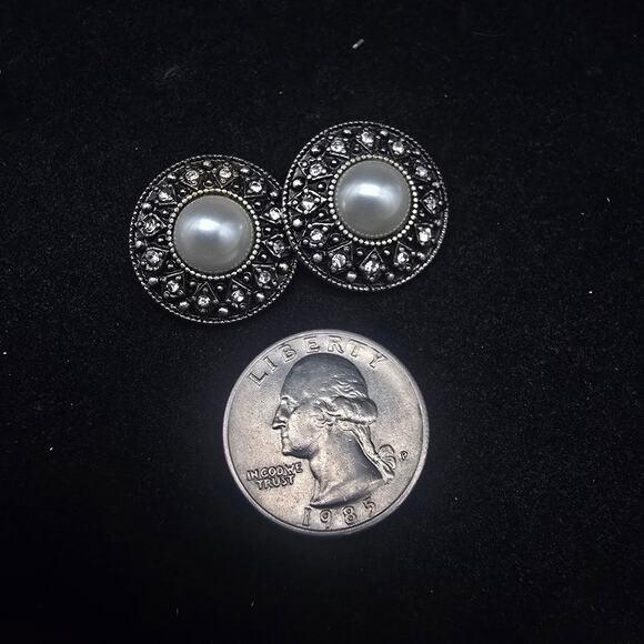 Faux Pearl Rhinestone Medallion Earrings Clip On Bronze Vintage Jewelry - Picture 5 of 6
